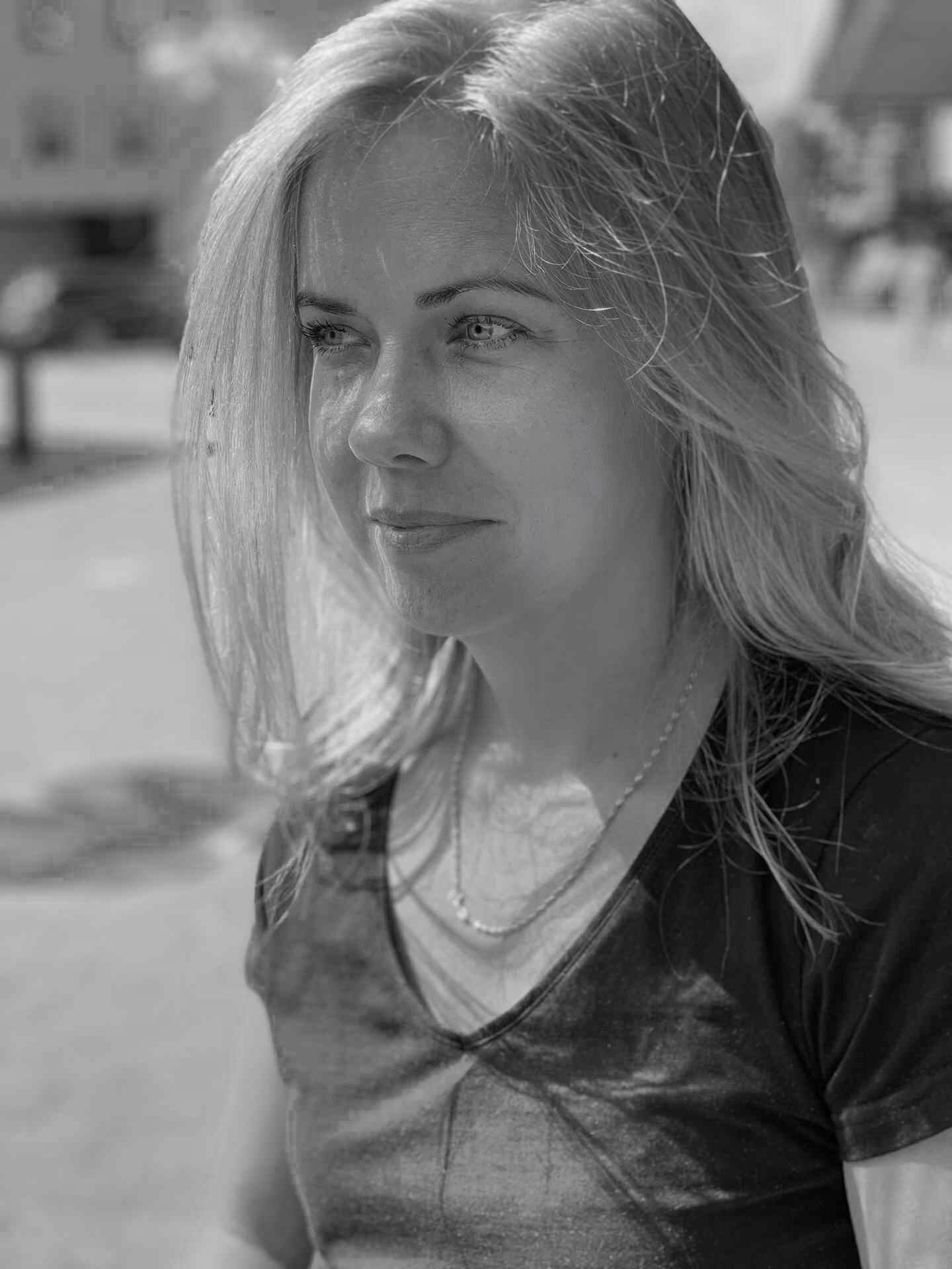 Black and white picture of Pia Torstensson.